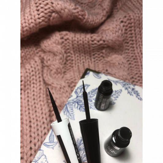 Porównanie eyelinerow Wibo i maybelline