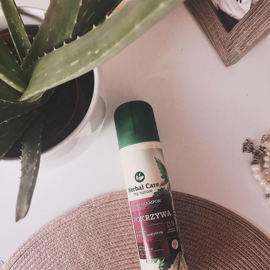 Herbal Care Suchy szampon do włosów przetłuszczających się ' Pokrzywa'