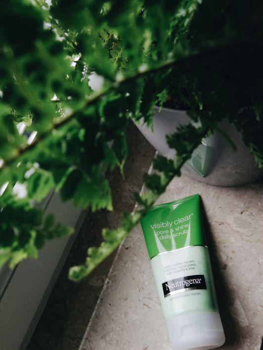 Neutrogena Visibly Clear, Pore & Shine, Peeling do twarzy