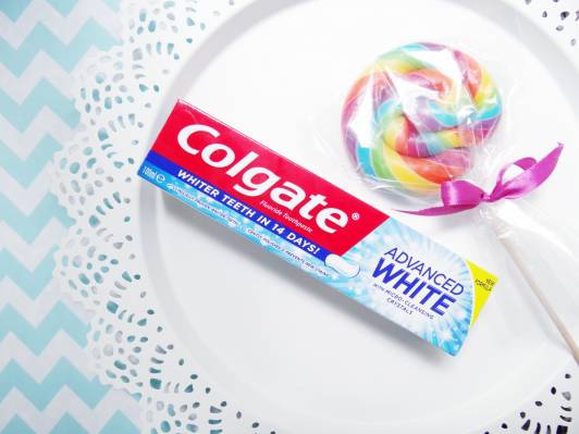 colgate pasta do zebow advanced white
