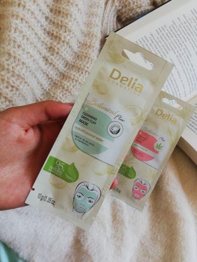 Delia Botanical Flow, Oczyszczająca maseczka z zieloną glinką i naturalną wodą kokosową