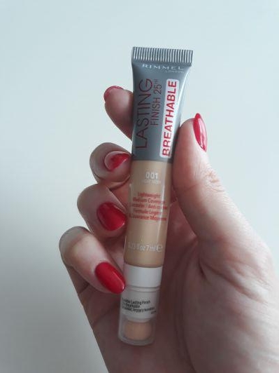 Lasting Finish 25HR Breathable, Lightweight Medium Coverage (Ultralekki korektor)