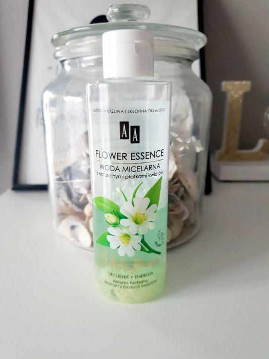 AA Flower Essence, Woda micelarna z naturalnymi płatkami kwiatów, White flowers