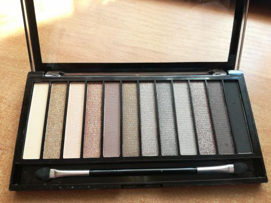 Makeup Revolution Paleta cieni, Iconic 2