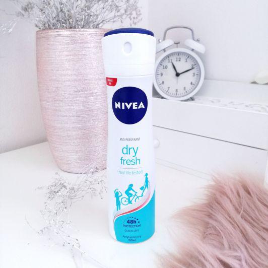 Nivea Antyperspirant w sprayu, Dry Fresh