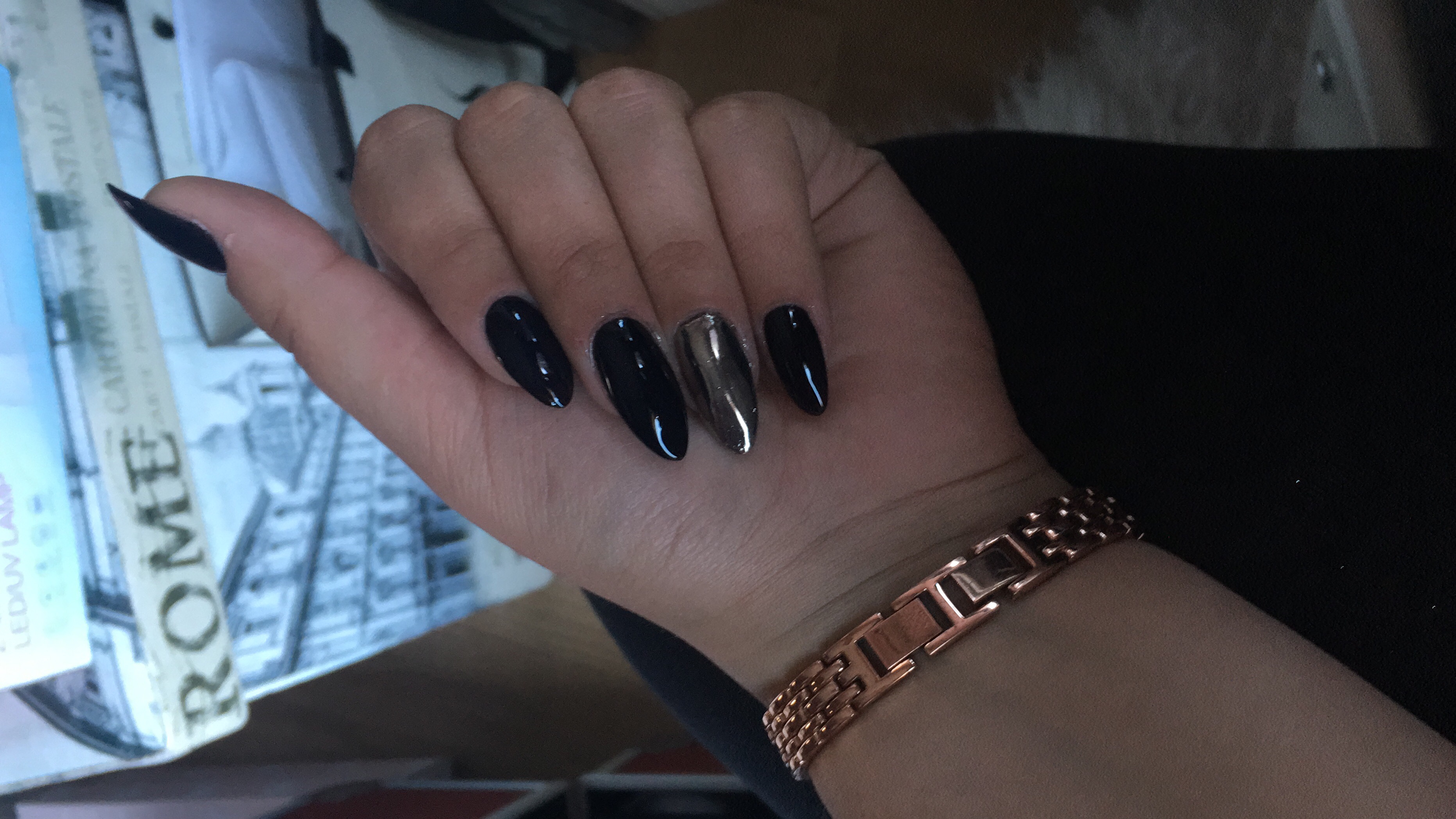 Pokaż swoje paznokcie