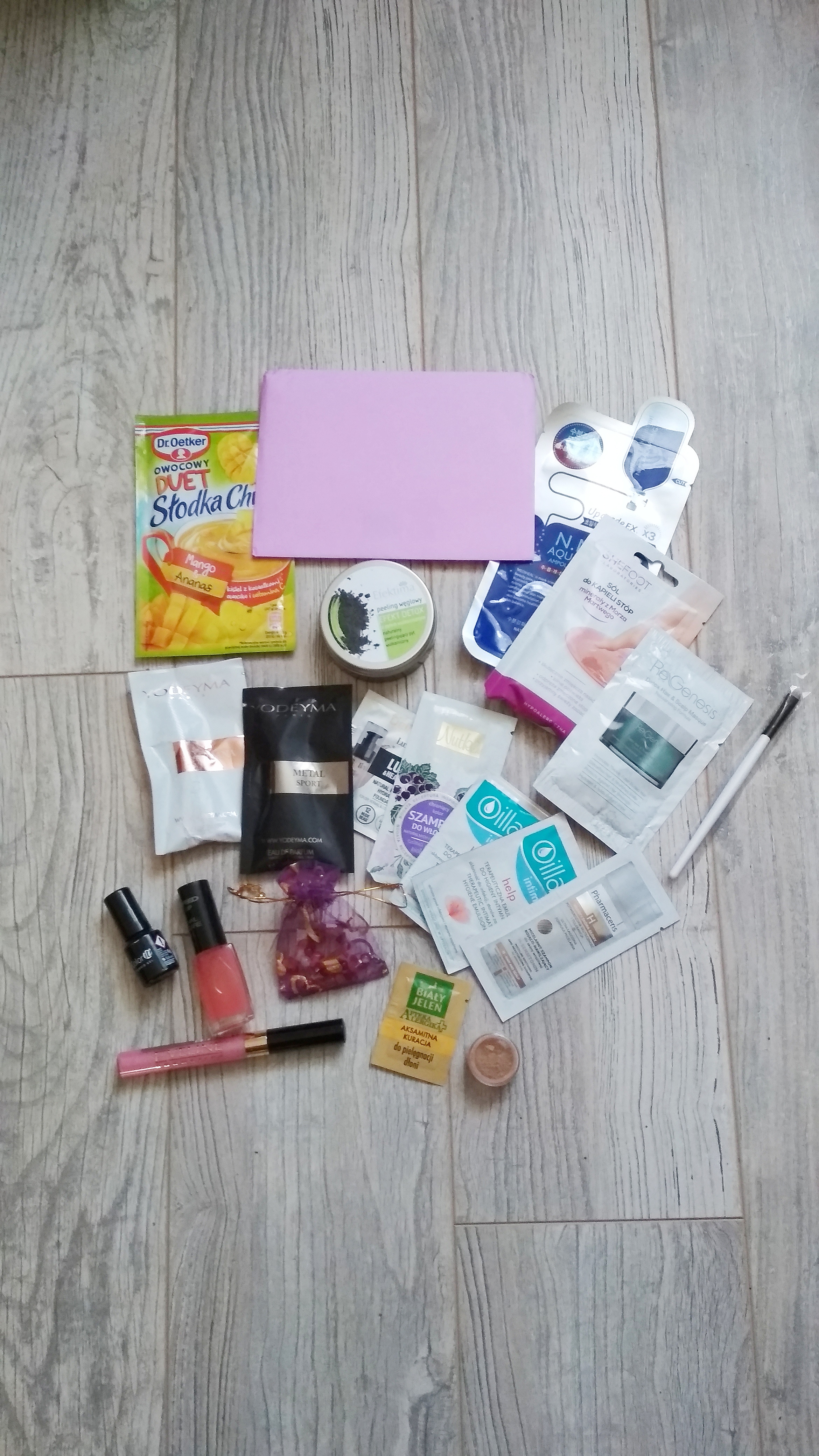 ✩ Kalendarz urodzinowy Clouders ✩