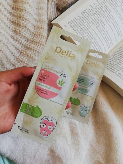Delia Botanical Flow, Łagodząca maseczka do twarzy z czerwoną glinką i naturalnym olejem konopnym