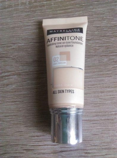 Maybelline Affinitone, podkład do twarzy, nr 02 light porcelain