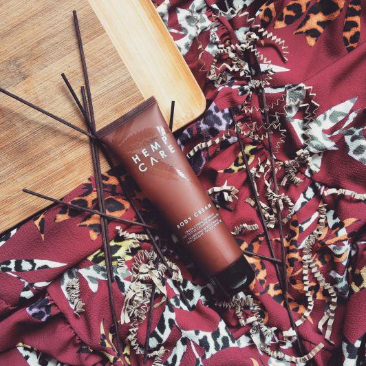 Hemp Care Body Cream, nawilżający krem do ciała z włoskim organicznym olejem konopnym