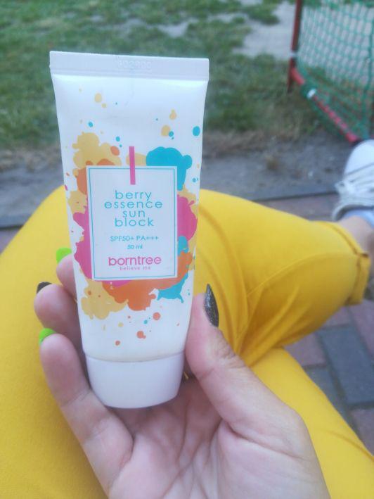Borntree Berry Essence Sun Block, Nawilżający krem przeciwsłoneczny, SPF50/PA+++