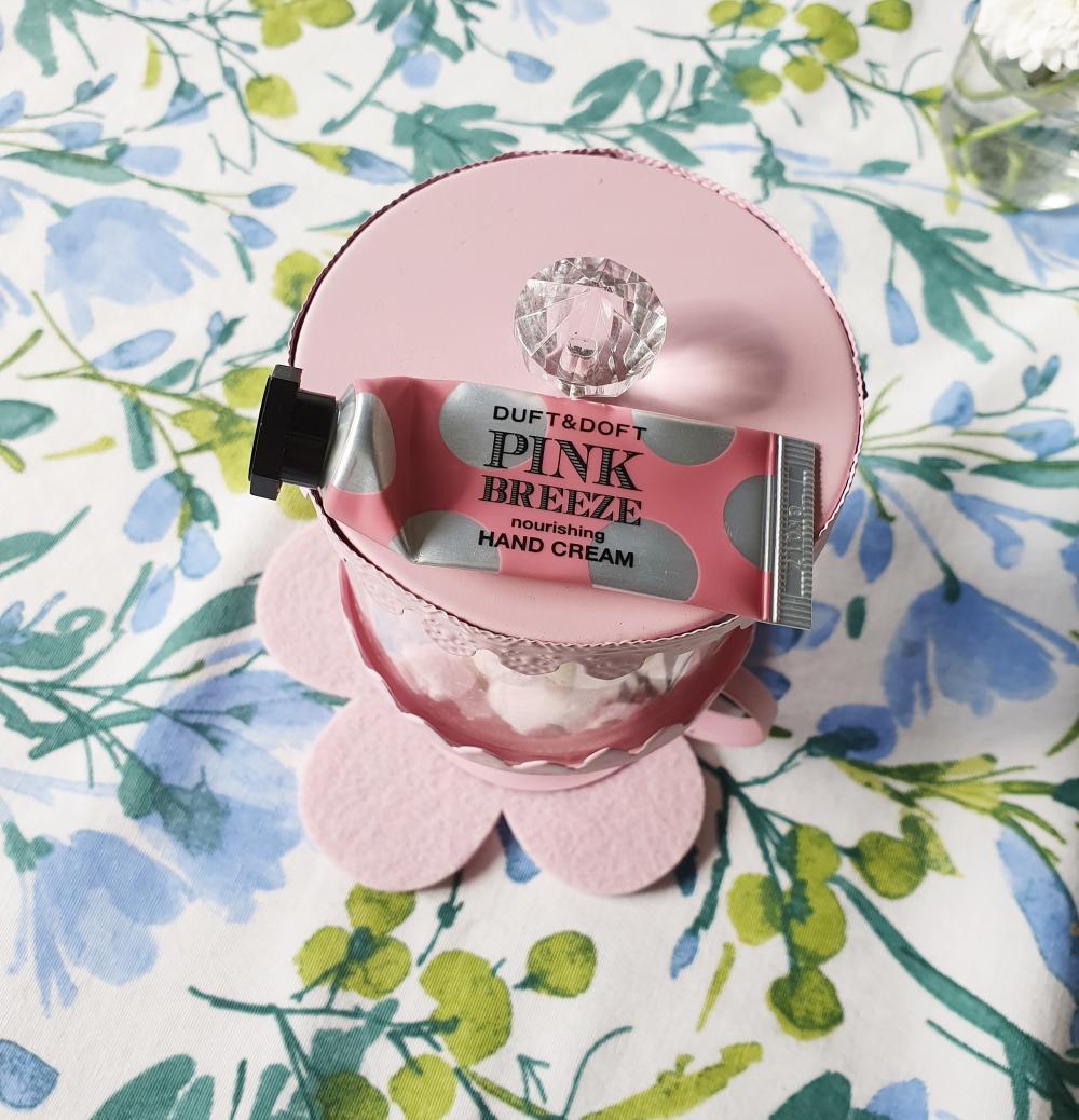 akcja denkowanie! grudzień - kosmetyki w świątecznych opakowaniach i świątecznych kolorach 🎄❄️⛄🎀🎁🎅