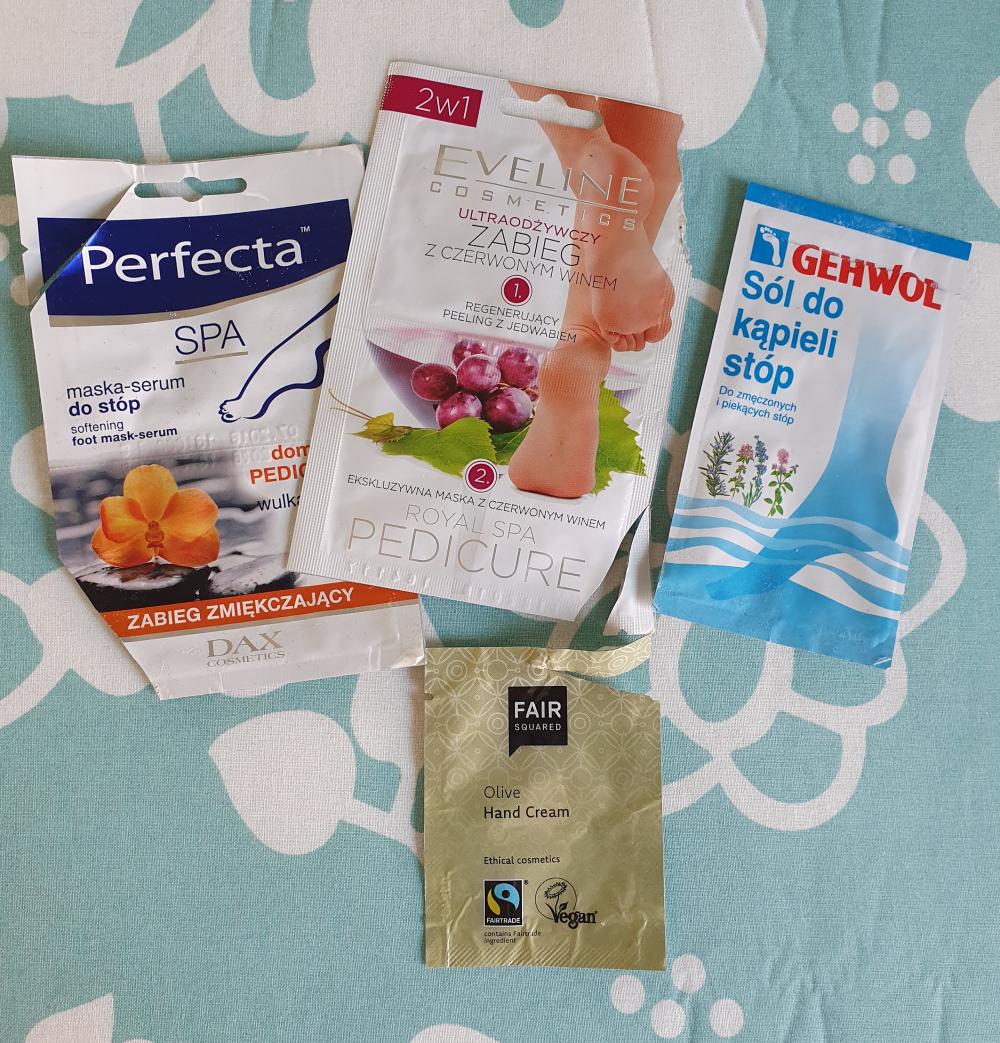 akcja denkowanie! grudzień - kosmetyki w świątecznych opakowaniach i świątecznych kolorach 🎄❄️⛄🎀🎁🎅