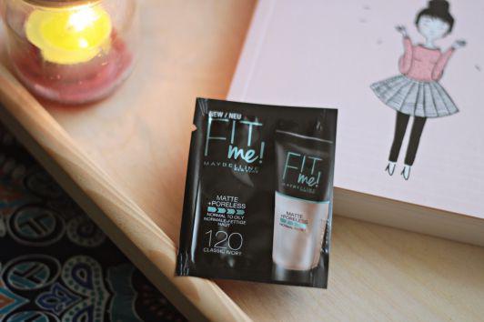 Maybelline Fit me! Podkład do twarzy, Matujący i wygładzający pory, nr 120 Classic Ivory