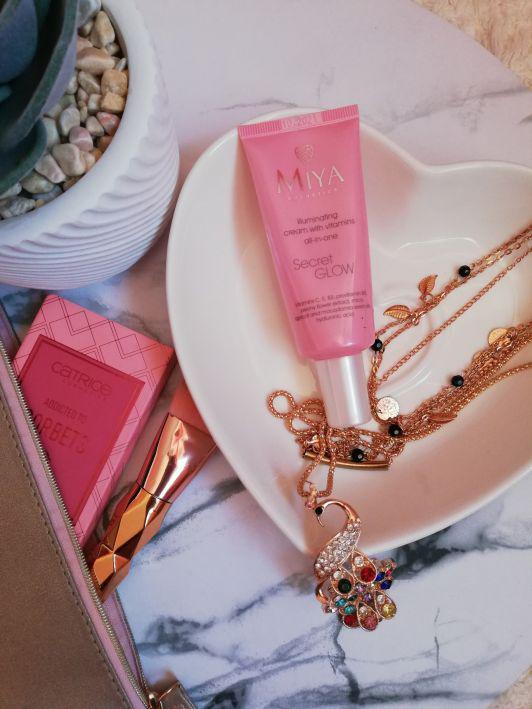 Miya Cosmetics Secret Glow, Krem z witaminami, Rozświetlający, all-in-one, Oczy-Twarz-Dekolt