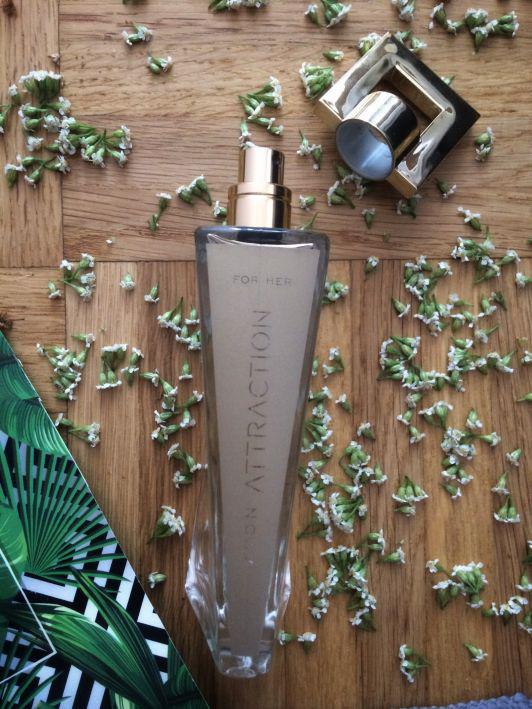 Avon Woda perfumowana, Attraction EDP
