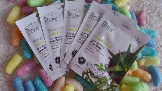 By nature Maseczka do twarzy, Kojąca Maseczka w płachcie z ekstraktem z wodorostów i aloesu