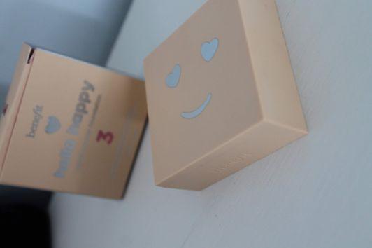 BeneFit Podkład do twarzy, Hello Happy