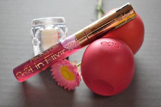eos  balsam do ust lip balm pomegranate raspberry