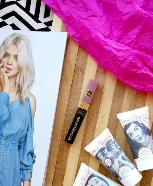 kosmetyki blyszczyki szminki pomadki