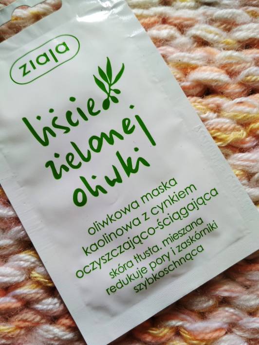 ziaja liscie zielonej oliwki maseczka do twarzy regenerujaca z kwasem hialuronowym