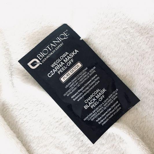 Biotaniqe Pure Detox, Węglowa czarna maska peel-off