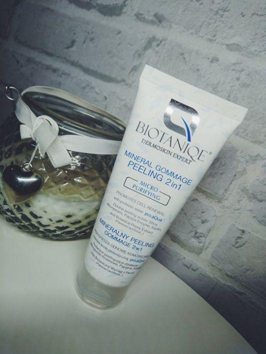 Biotaniqe Peeling do twarzy 2 w 1, Mineralny, Przyspiesza odnowę komórkową, Mineral Gommage Peeling, Micro Purifying