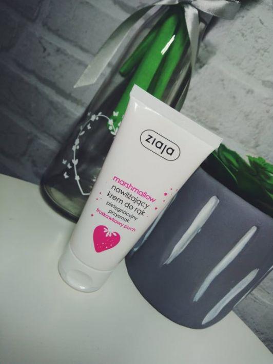 Ziaja Pielęgnacyjny Przysmak, Marshmallow, Krem do rąk, Truskawkowy puch