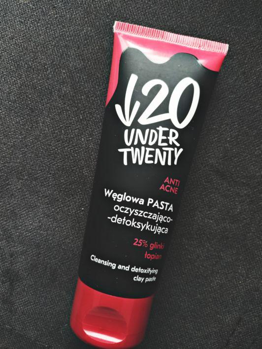 Under Twenty Węglowa pasta oczyszczajaco-detoksykujaca
