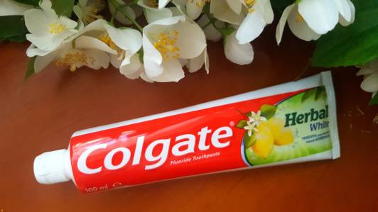 kosmetyki do higieny jamy ustnej colgate