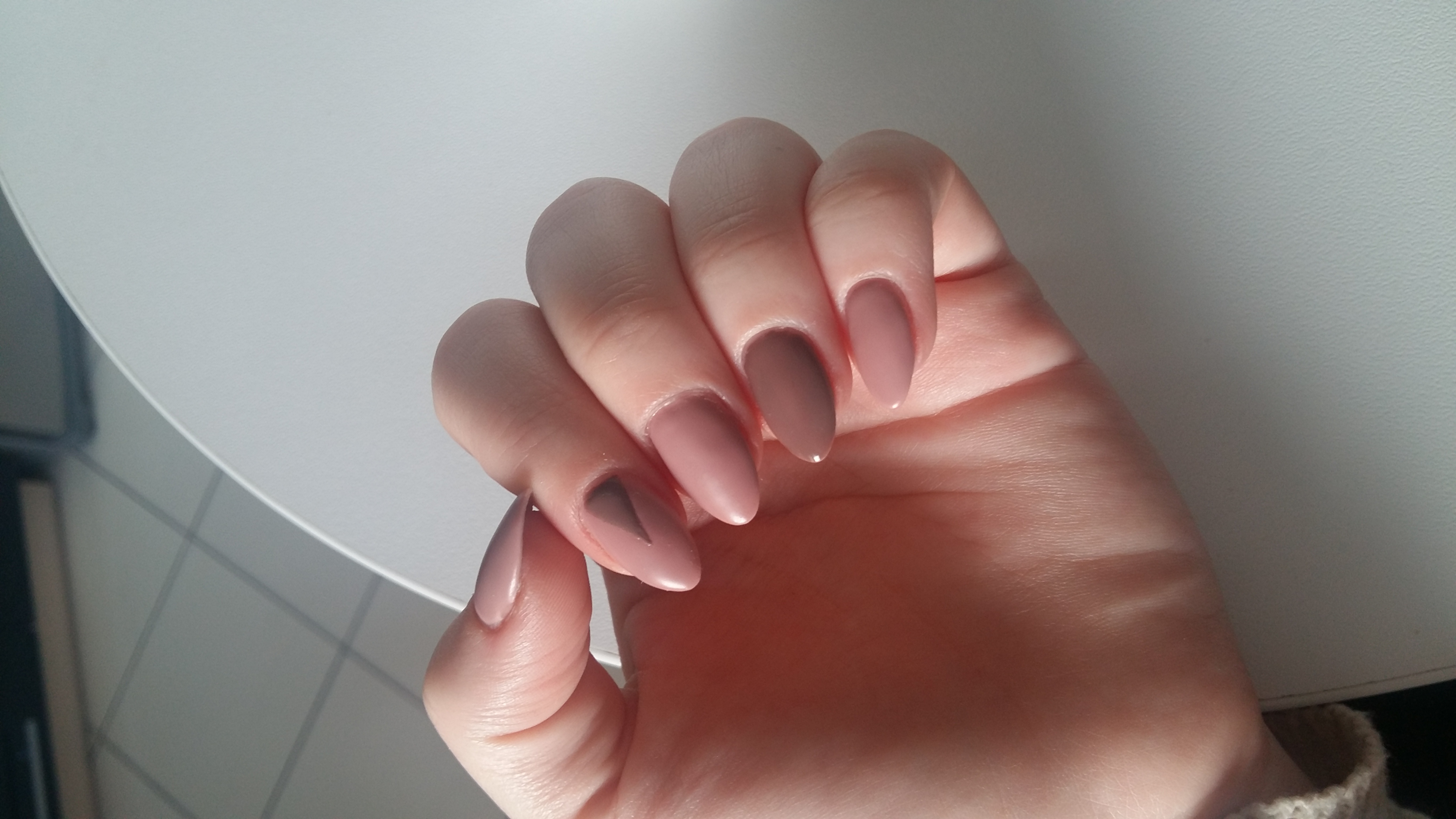 Pokaż swoje paznokcie