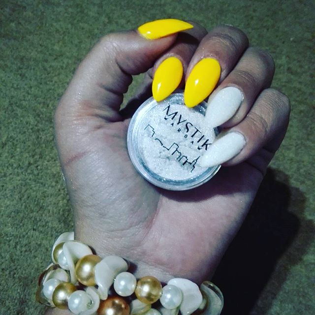 Pokaż swoje paznokcie