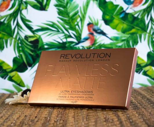 Makeup Revolution - Paleta 32 cieni do powiek Flawless Matte
