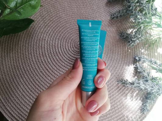 Wygładzający żel pod oczy z ekstraktem z alg 