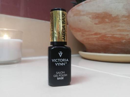 Victoria Vynn Mega Base