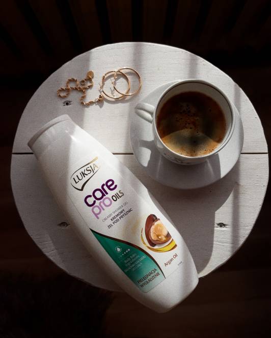 Luksja Care Pro Oils, Kremowy żel pod prysznic, Argan Oil 
