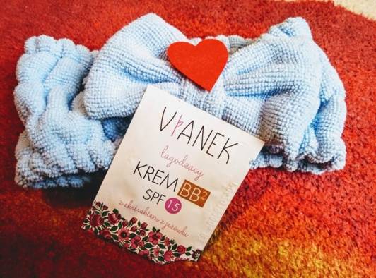 Vianek Krem BB 2, Seria różowa, Łagodzący, Ekstrakt z jeżówki, SPF 15