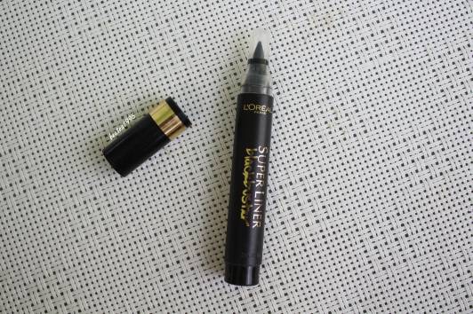L'Oréal Super Liner Black Buster, Eyeliner w pisaku, Extra Black