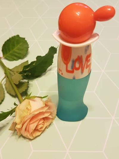 Moschino woda perfumowane, I love love
