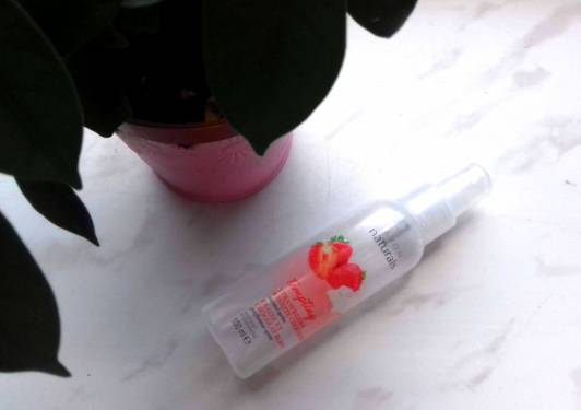 Avon Naturals, Mgiełka do ciała, Truskawka i biała czekolada