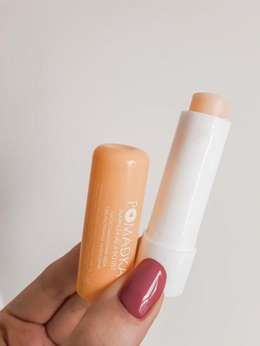 BasicLab Dermocosmetics Familias, Pomadka nawilżająca do ust z olejem rycynowym