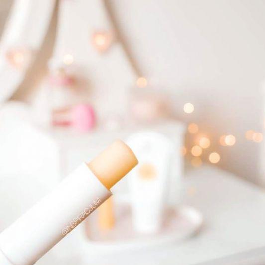 BasicLab Dermocosmetics Familias, Pomadka do ust, Nawilżająca, Z olejem rycynowym