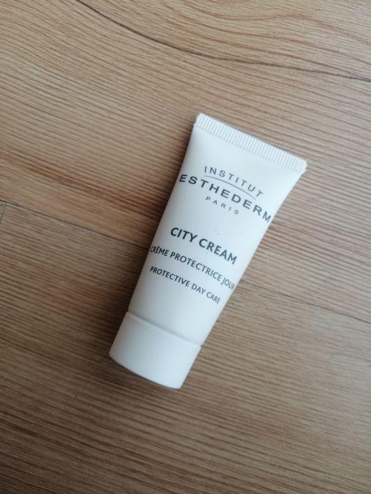Institut Esthederm City Cream, miejski krem nawilżająco-ochronny z filtrem UV