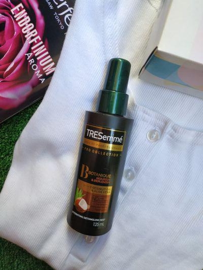 TRESemmé Botanique, Mgiełka do włosów, Nourish & Replenish, Olej kokosowy i aloes