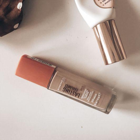 Rimmel Lasting Radiance, Podkład do twarzy, Anti-Pollution Foundation, Rozświetlający, nr 010 Light Porcelain