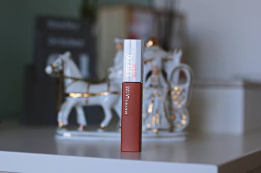 Maybelline Super Stay, Pomadka do ust w płynie, Matowa, nr 75 Fighter