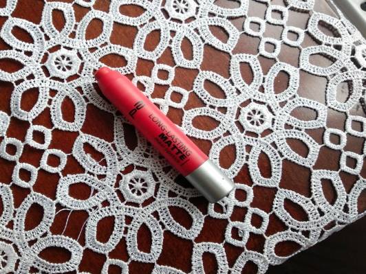 P2 Cosmetics Long-Lasting Matte Maxi Lipstick, kolor Forever Cherry