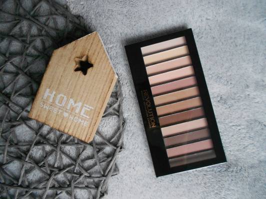 Makeup Revolution Paleta cieni, Iconic Elements