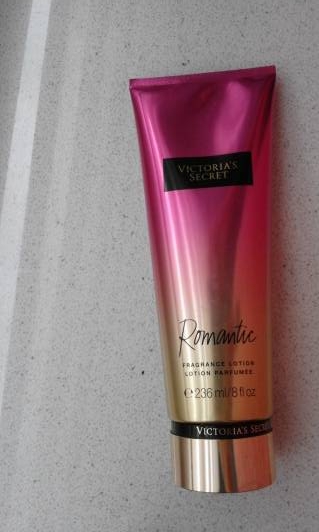 mleczko do ciała Victoria Secret romantic