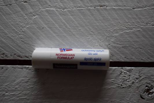 Neutrogena Formuła Norweska, Odżywczy sztyft do ust z maliną nordycką